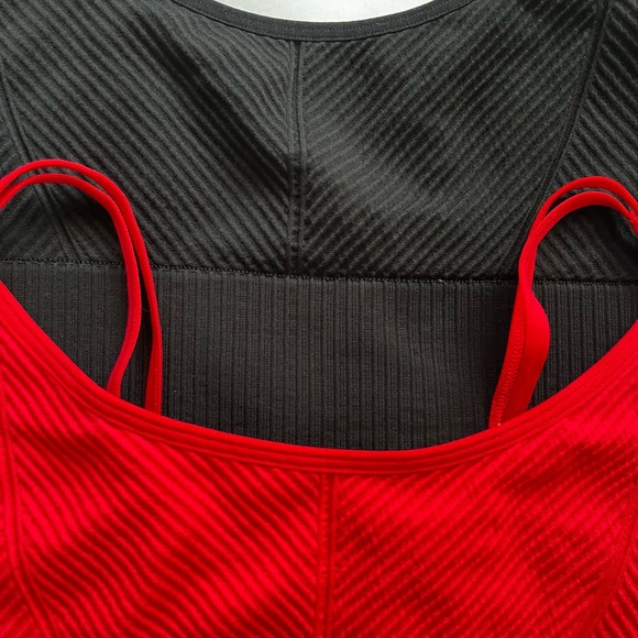 NWOT Set of PINK Victoria's Secret Crop Tops - Picture 5 of 14